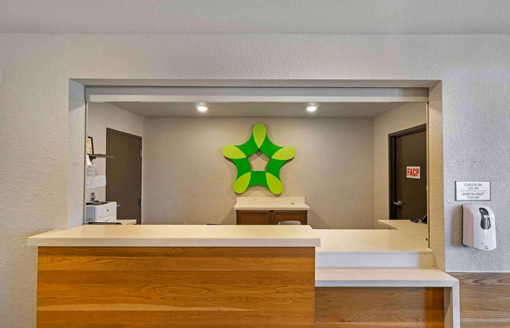 Extended Stay America Select Suites - Tampa - Brandon - East Heartland Eksteriør bilde