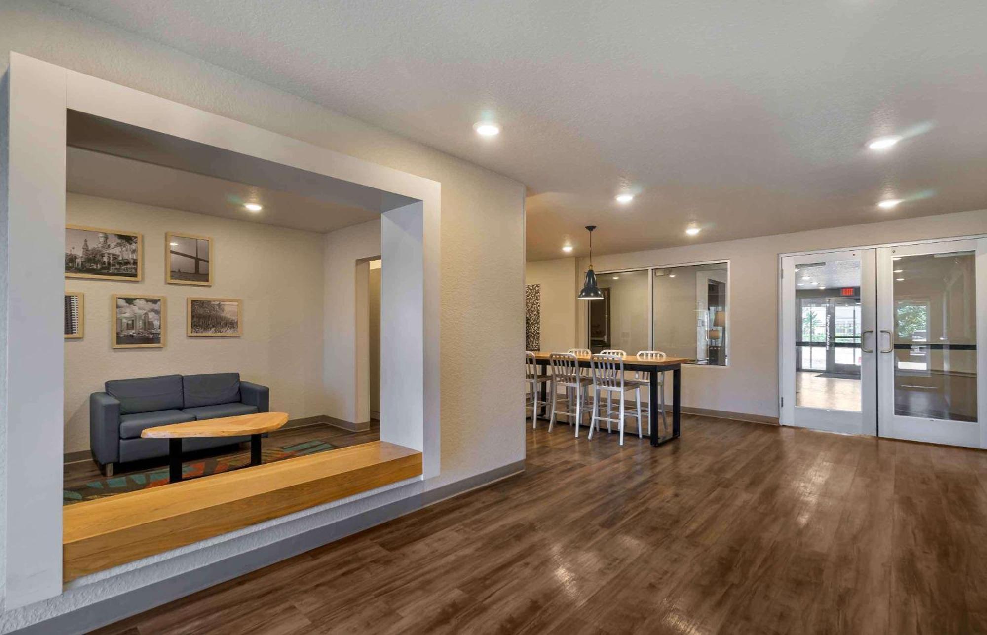 Extended Stay America Select Suites - Tampa - Brandon - East Heartland Eksteriør bilde