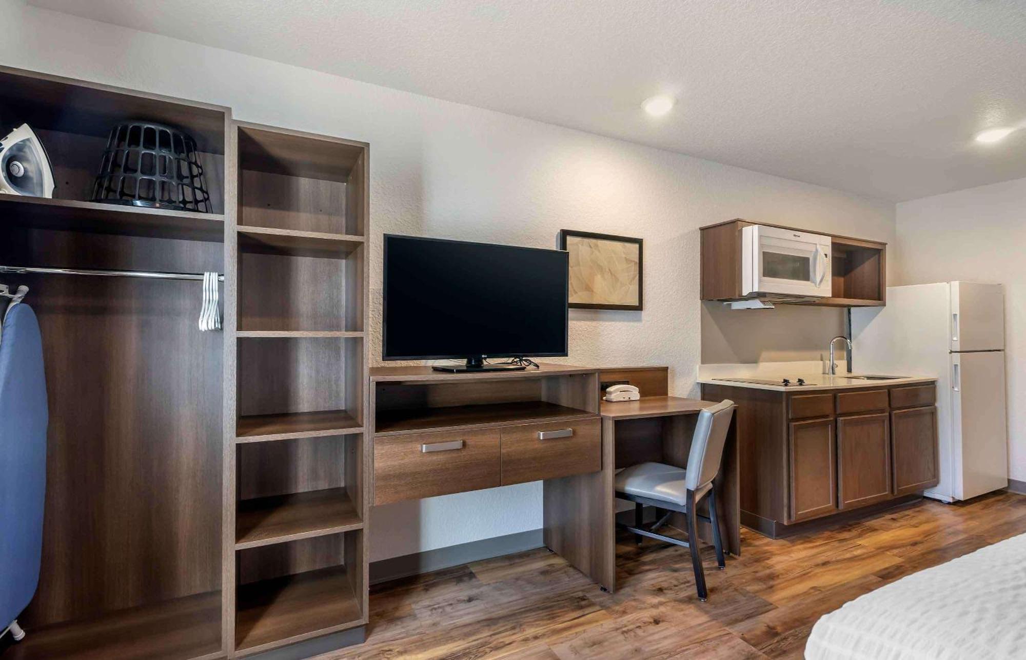 Extended Stay America Select Suites - Tampa - Brandon - East Heartland Eksteriør bilde